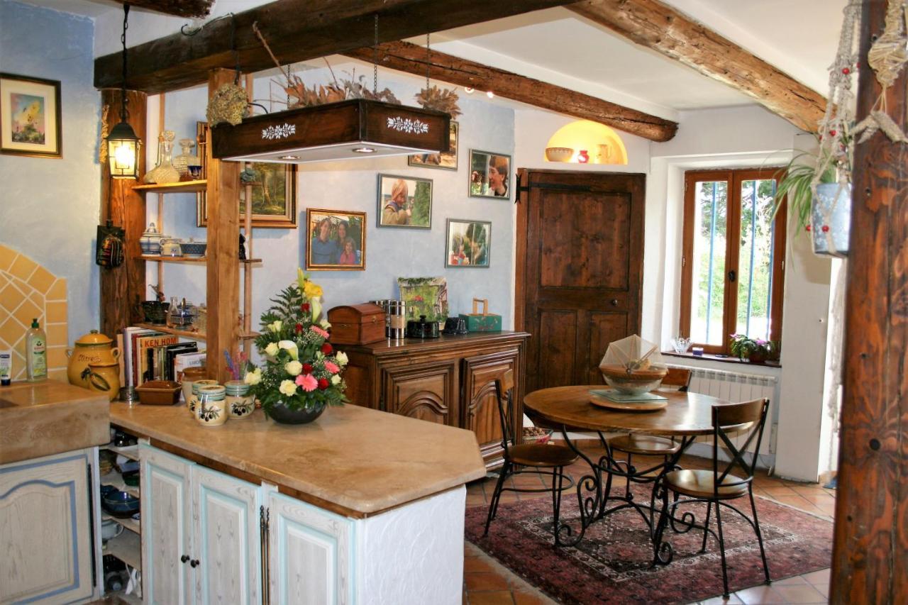 Le Mas De La Cigale Bleue, Caumont Sur Durance 외부 사진